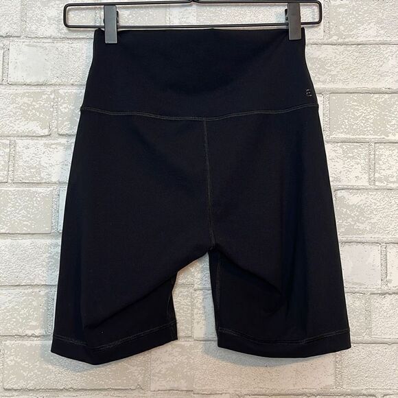 Everlane The Perform Bike Short S - Picture 4 of 5